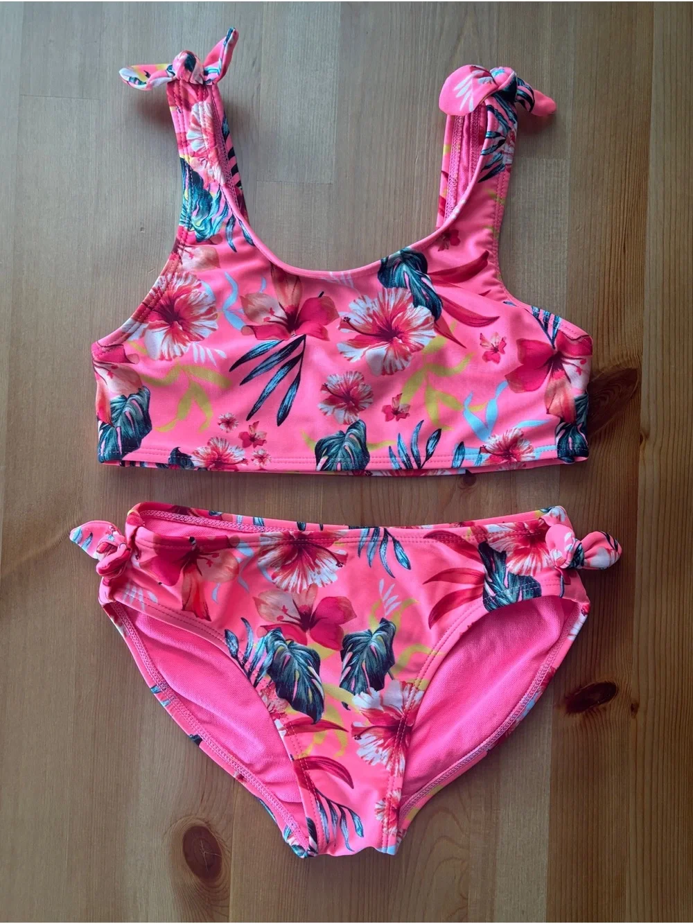 Girls art class Pink Tropical Floral Two-Piece Swim Set. Size M worn once